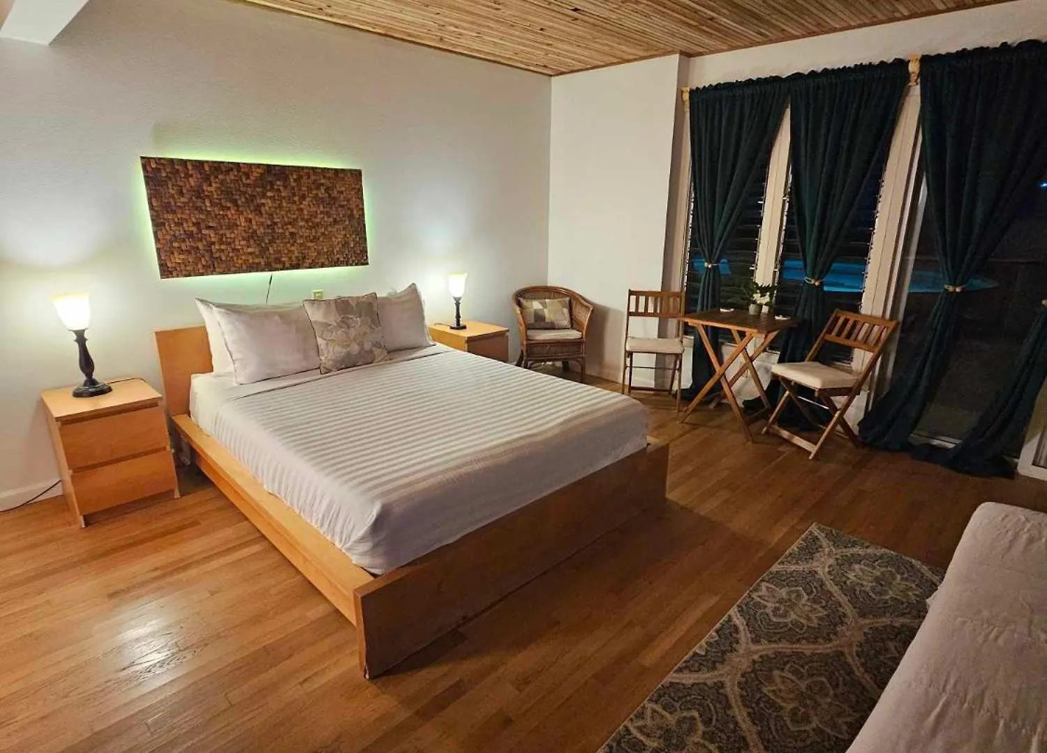 Luana Inn Captain Cook Bed & Breakfast